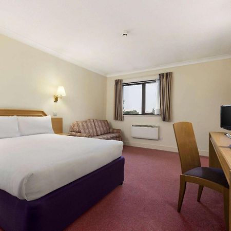 Days Inn Стафорд Екстериор снимка