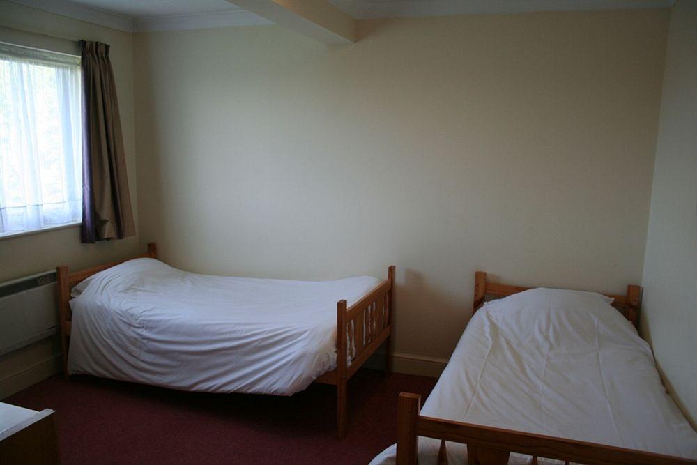 Days Inn Стафорд Екстериор снимка