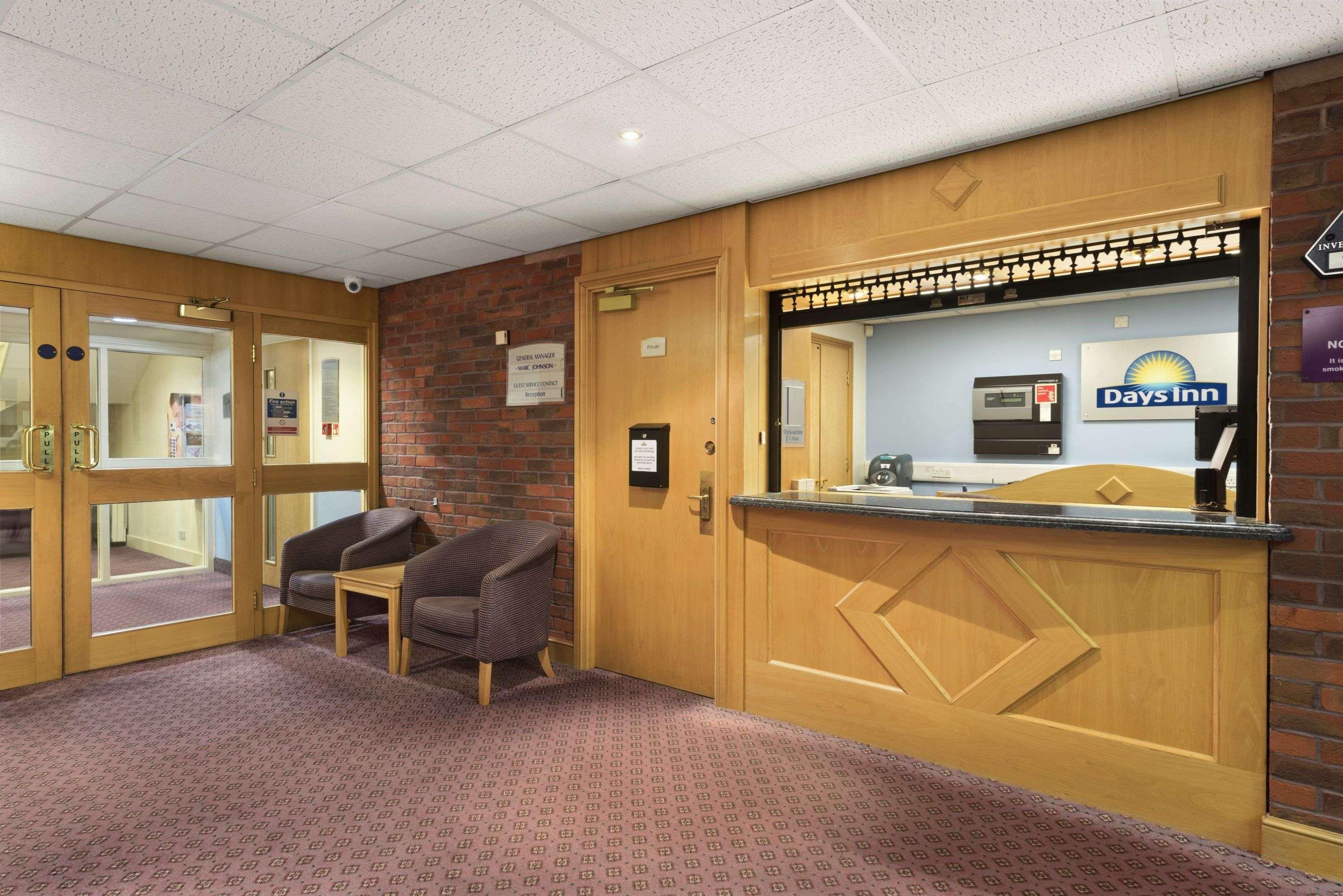 Days Inn Стафорд Екстериор снимка