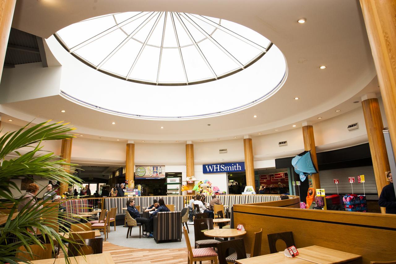 Days Inn Стафорд Екстериор снимка